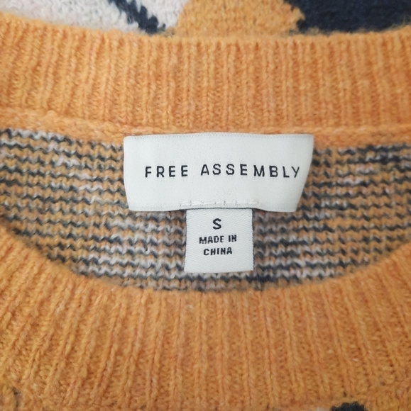 Free Assembly Argyle Balloon Sleeve Sweater Gold and Navy Size Small Women's - Picture 7 of 8